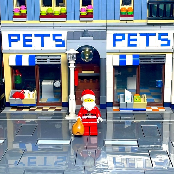 Lego Santa - Picture 1 of 5
